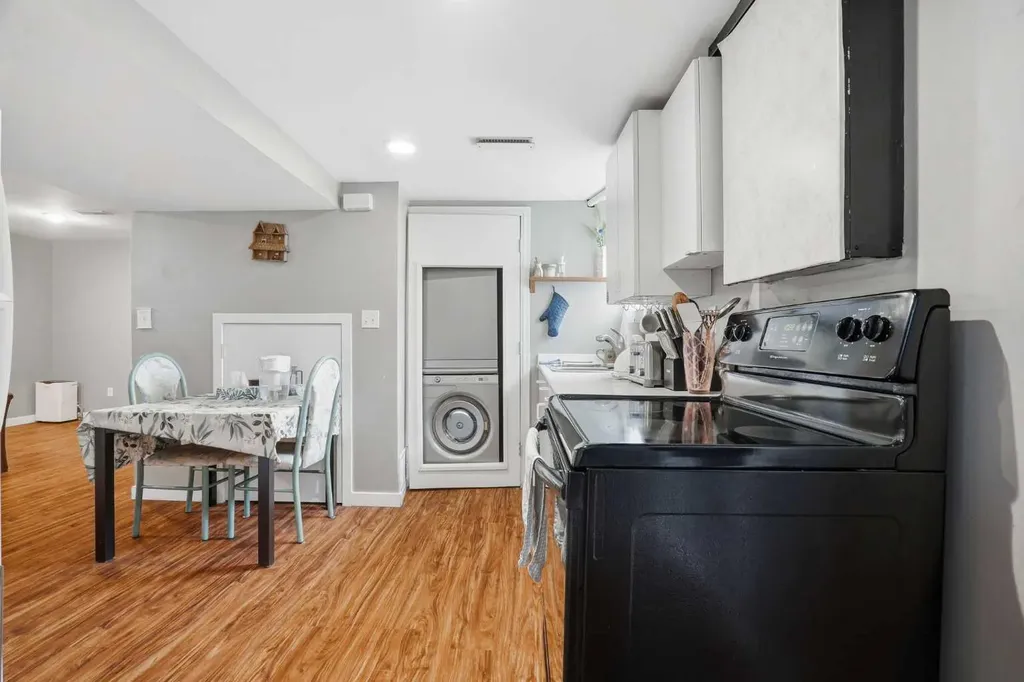 720 69 Avenue SW Calgary AB T2V 0P2