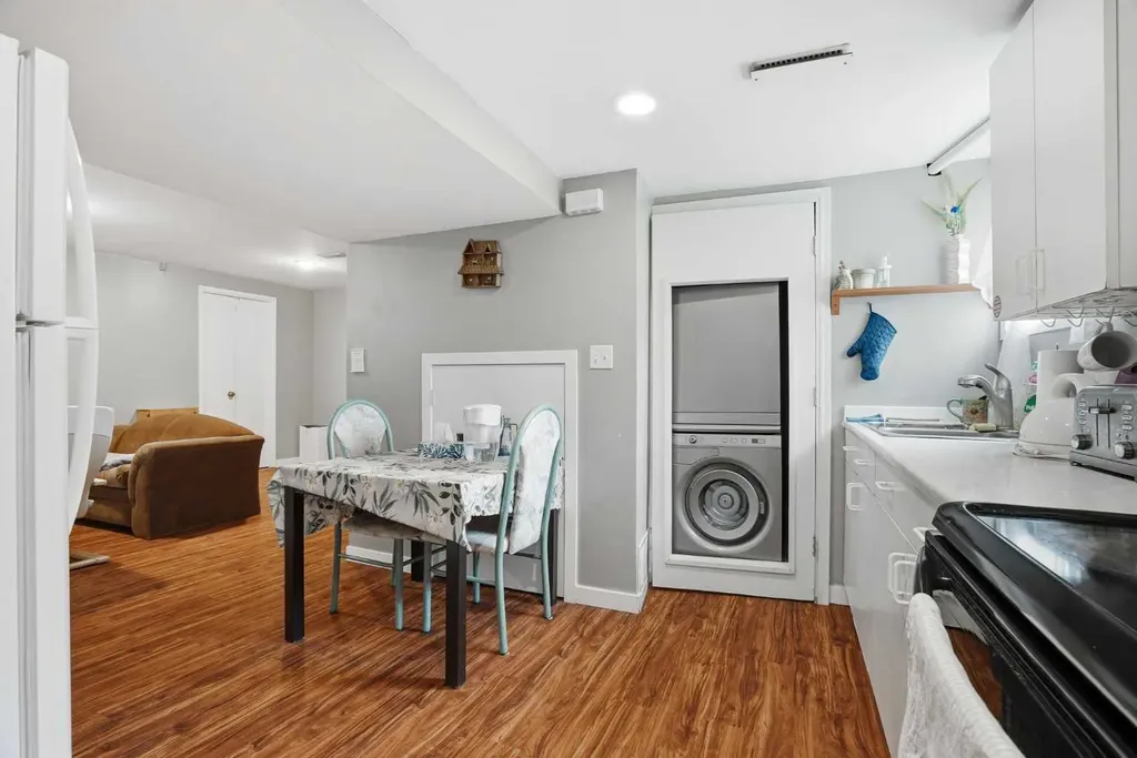 720 69 Avenue SW Calgary AB T2V 0P2