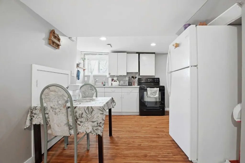 720 69 Avenue SW Calgary AB T2V 0P2