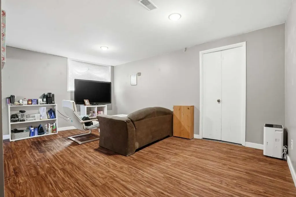 720 69 Avenue SW Calgary AB T2V 0P2