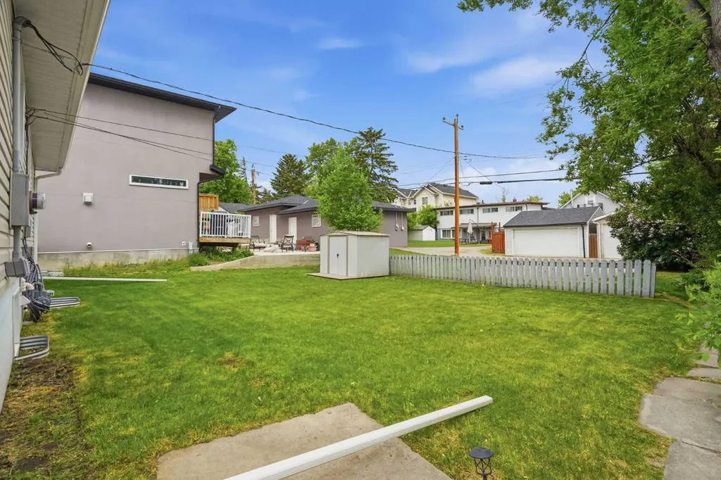 720 69 Avenue SW Calgary AB T2V 0P2