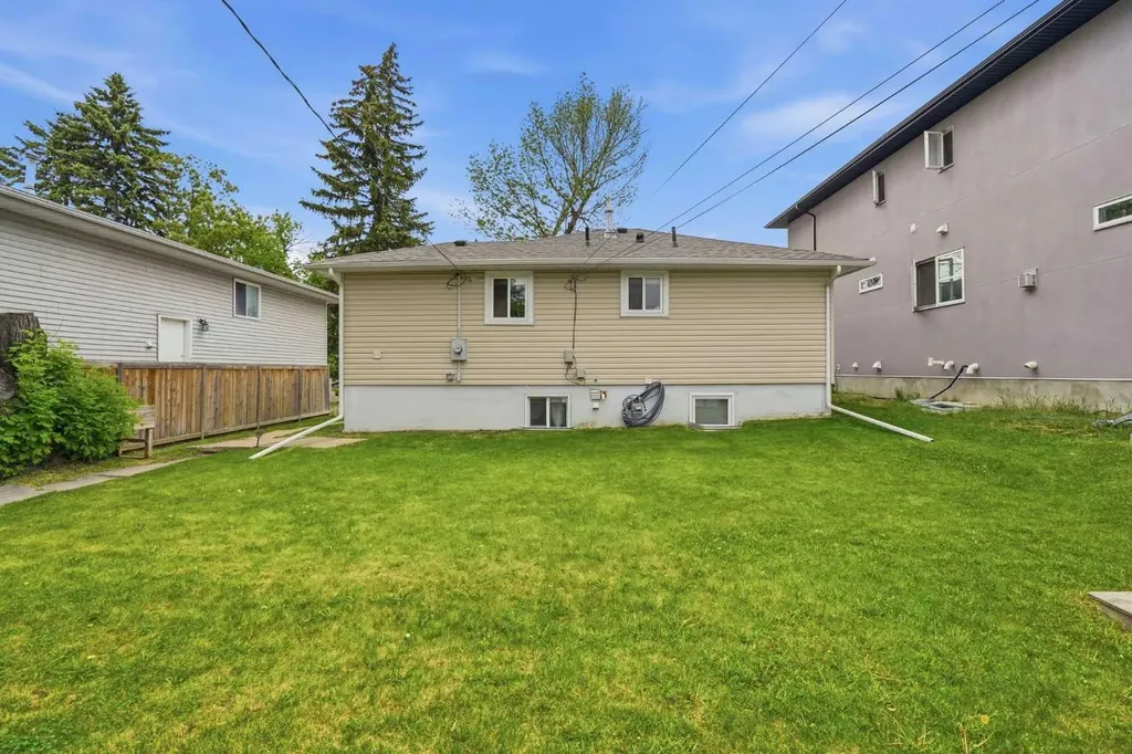 720 69 Avenue SW Calgary AB T2V 0P2