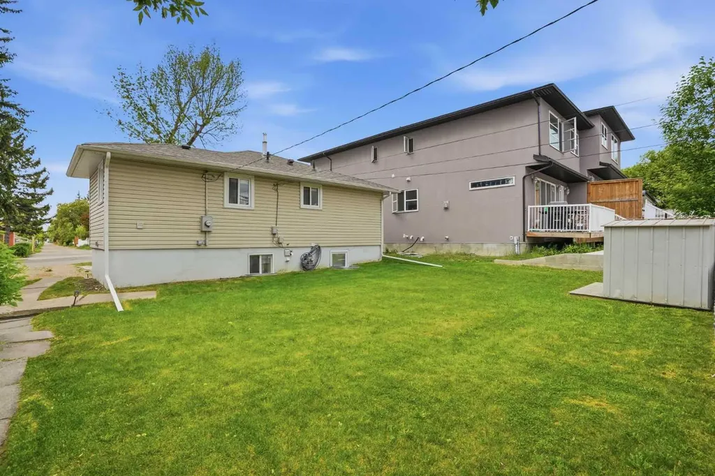 720 69 Avenue SW Calgary AB T2V 0P2