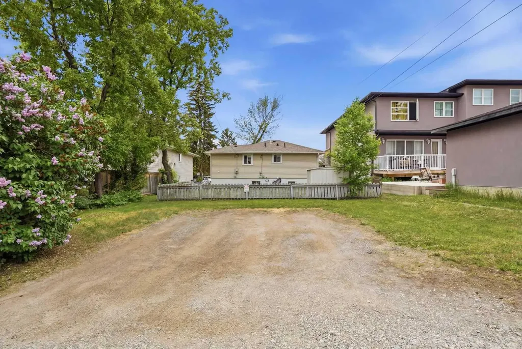 720 69 Avenue SW Calgary AB T2V 0P2