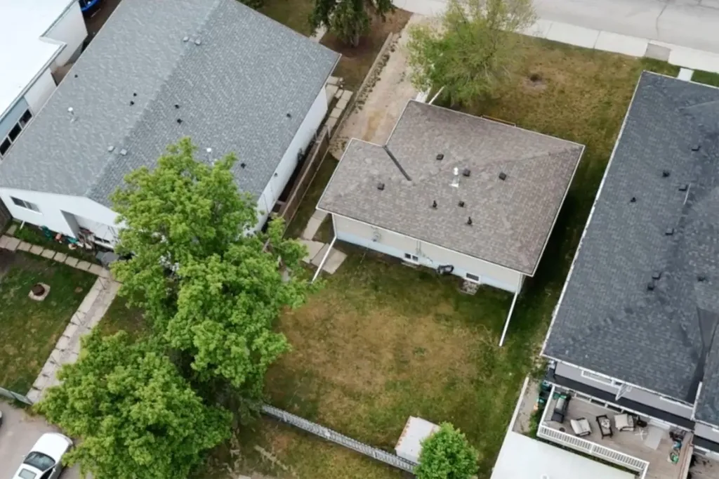 720 69 Avenue SW Calgary AB T2V 0P2