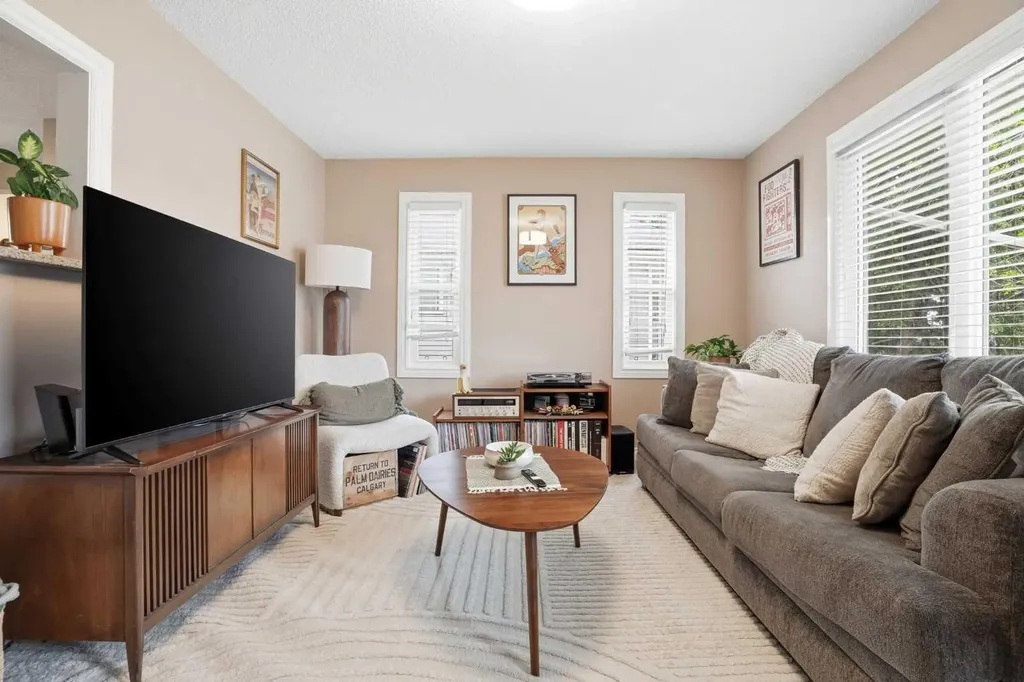 720 69 Avenue SW Calgary AB T2V 0P2