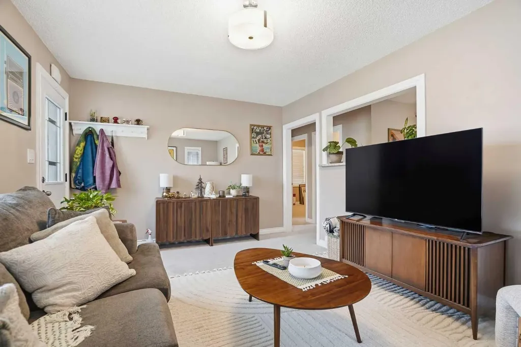 720 69 Avenue SW Calgary AB T2V 0P2