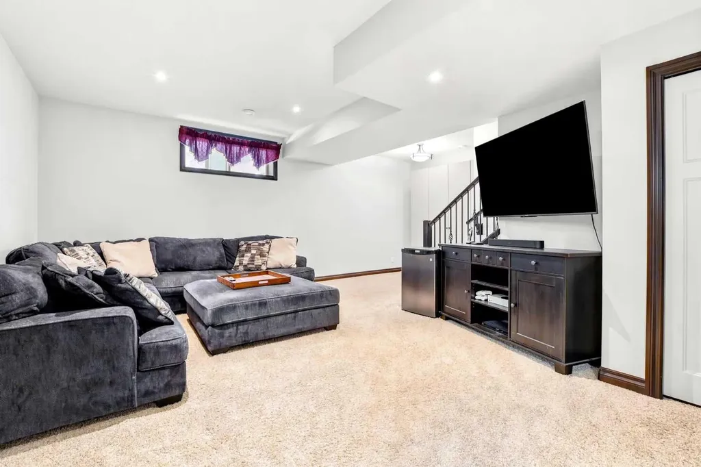 43 Thompson Crescent Red Deer AB T4P 0R9