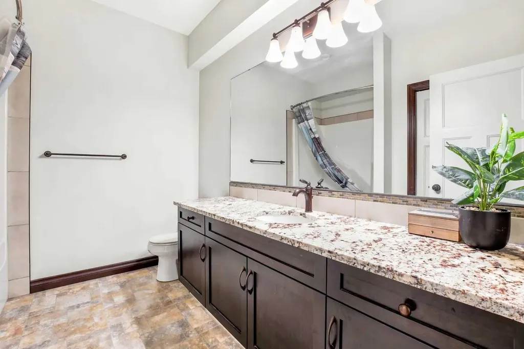 43 Thompson Crescent Red Deer AB T4P 0R9