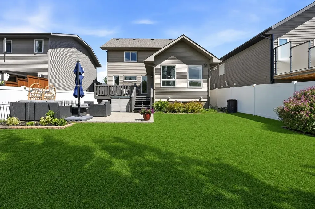 43 Thompson Crescent Red Deer AB T4P 0R9