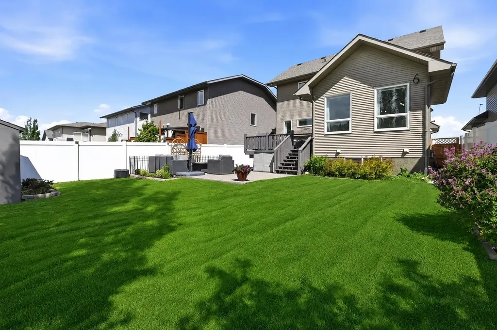 43 Thompson Crescent Red Deer AB T4P 0R9