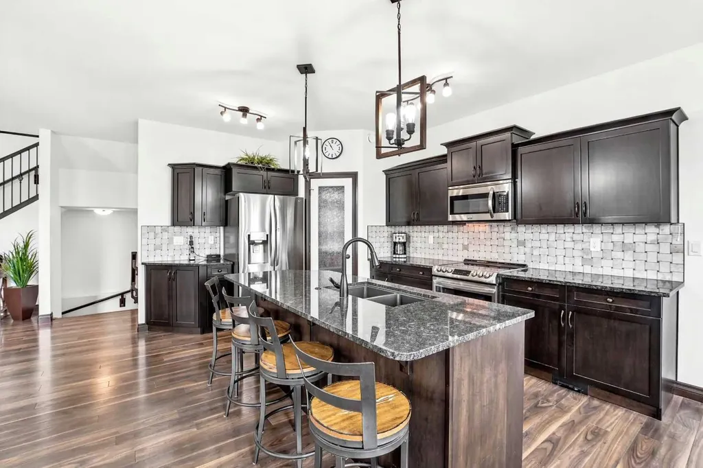 43 Thompson Crescent Red Deer AB T4P 0R9