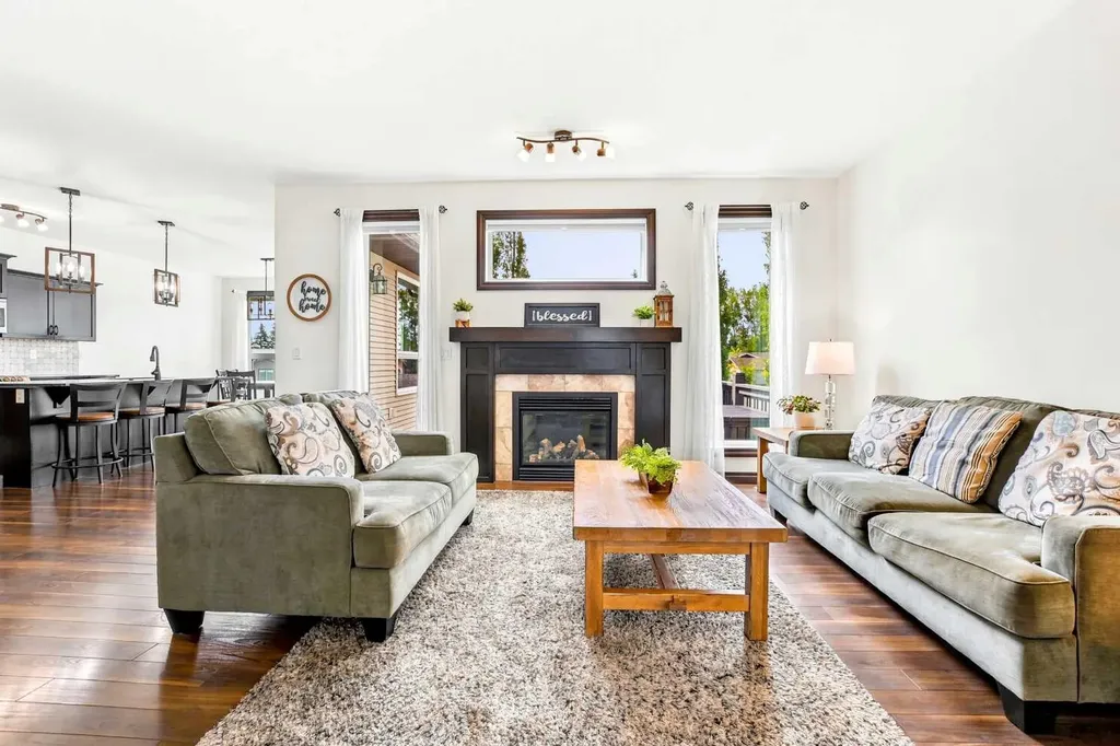 43 Thompson Crescent Red Deer AB T4P 0R9