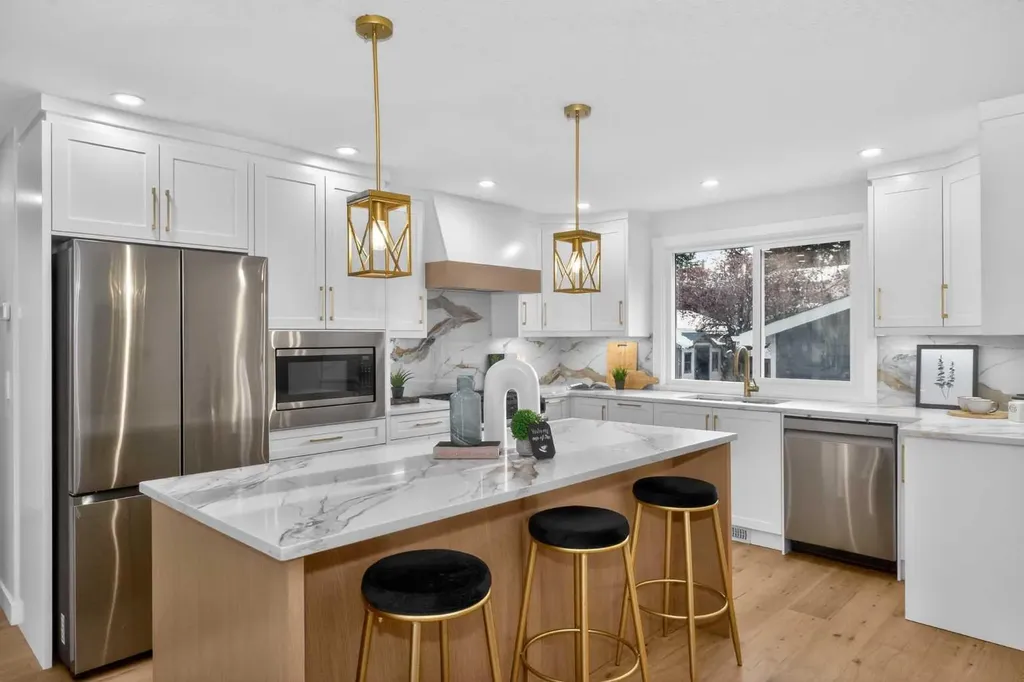 12031 Candiac Road SW Calgary AB T2W1L1