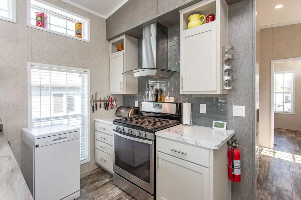 10046 Township Road 422 Rural Ponoka County AB T4J 1V9