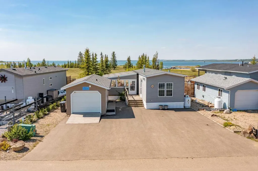 10046 Township Road 422 Rural Ponoka County AB T4J 1V9