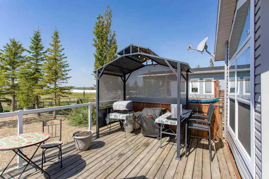 10046 Township Road 422 Rural Ponoka County AB T4J 1V9