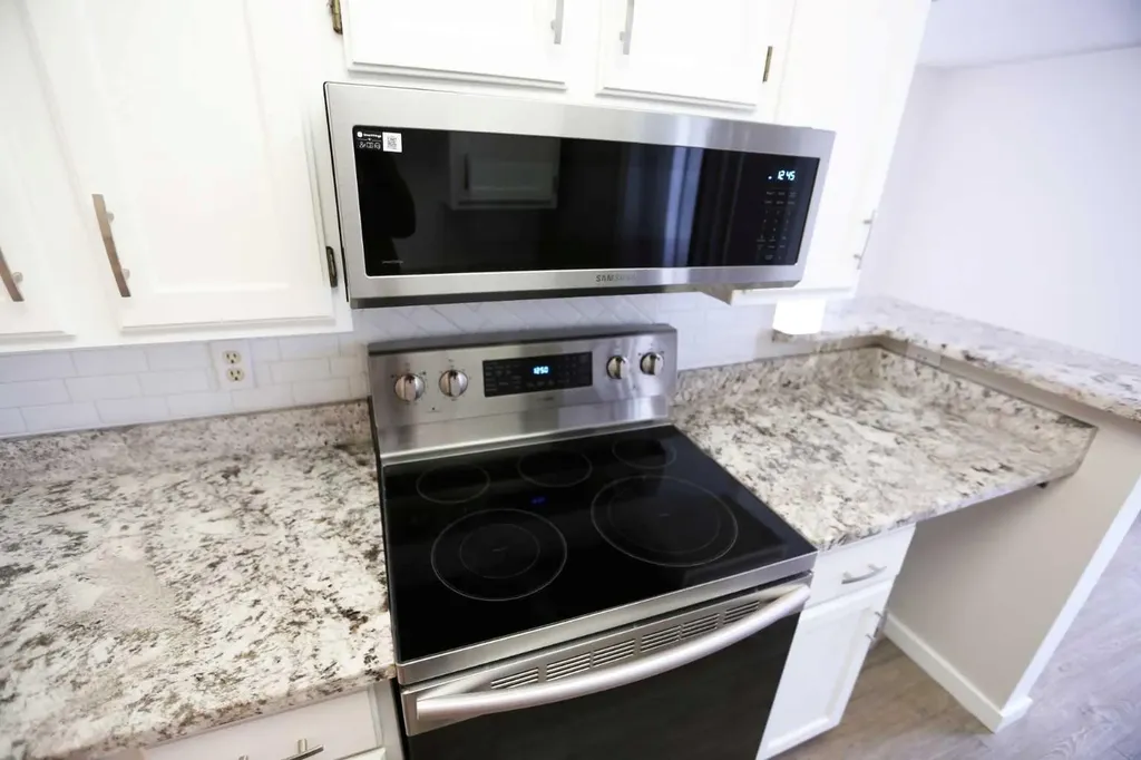 8604 48 Avenue NW Calgary AB T3B 5E6