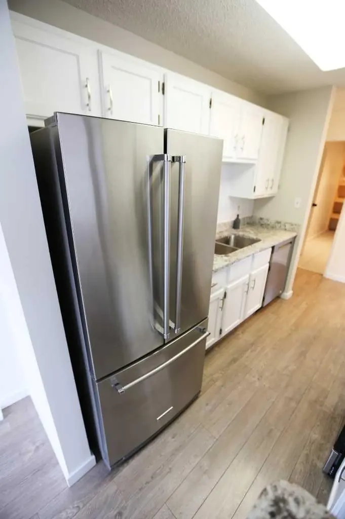 8604 48 Avenue NW Calgary AB T3B 5E6