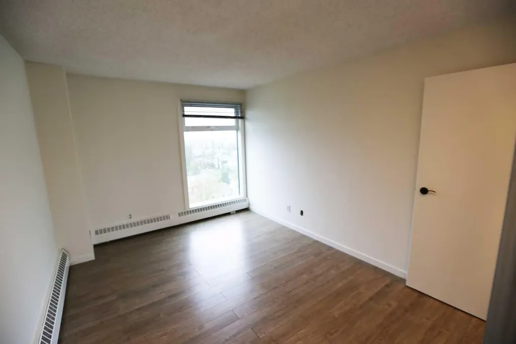8604 48 Avenue NW Calgary AB T3B 5E6