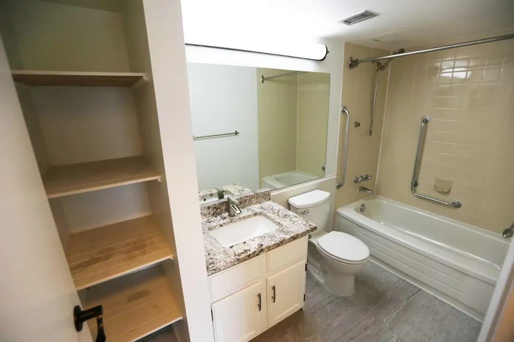 8604 48 Avenue NW Calgary AB T3B 5E6