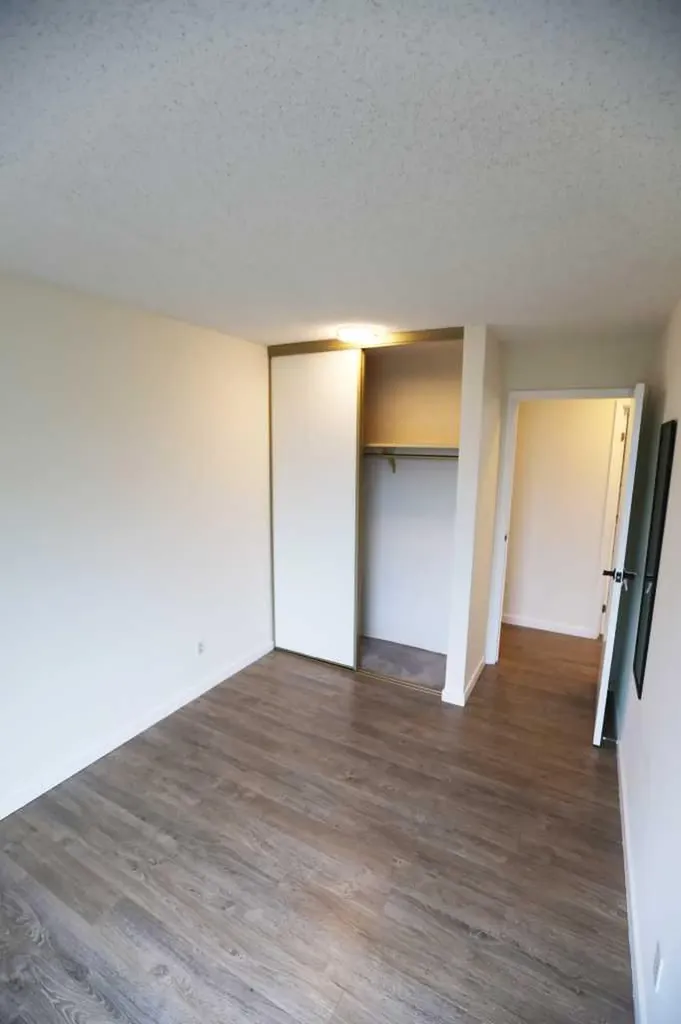 8604 48 Avenue NW Calgary AB T3B 5E6