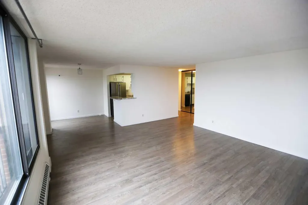 8604 48 Avenue NW Calgary AB T3B 5E6
