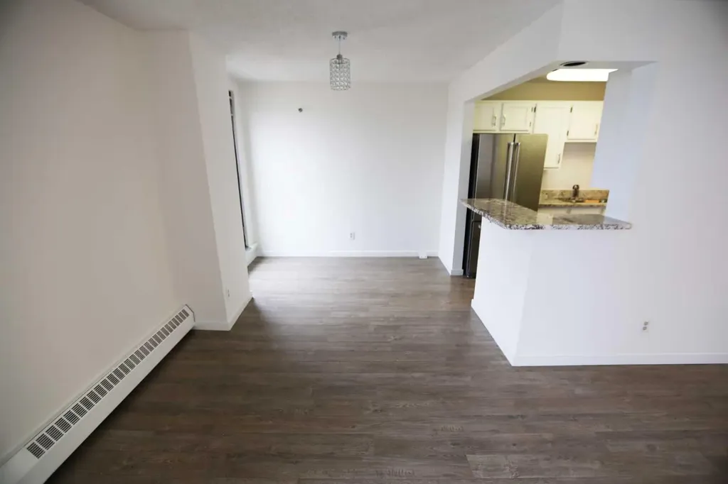 8604 48 Avenue NW Calgary AB T3B 5E6