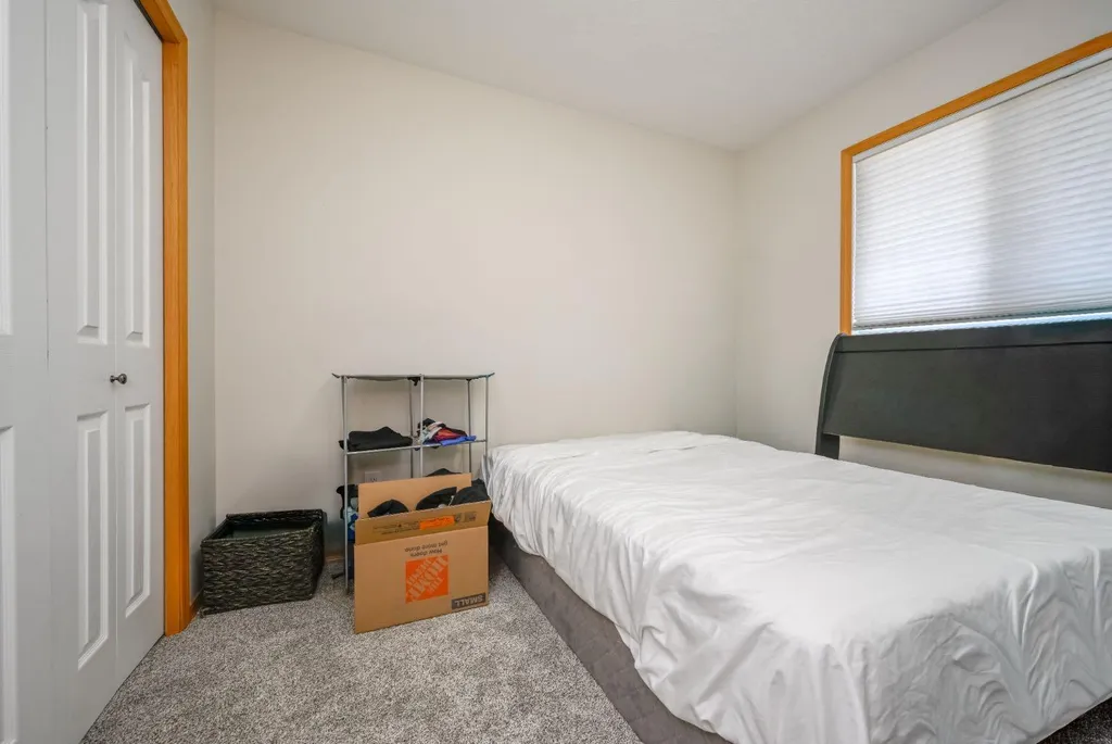 8933 114 Avenue Grande Prairie AB T8X 1T9