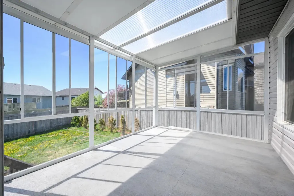 8933 114 Avenue Grande Prairie AB T8X 1T9