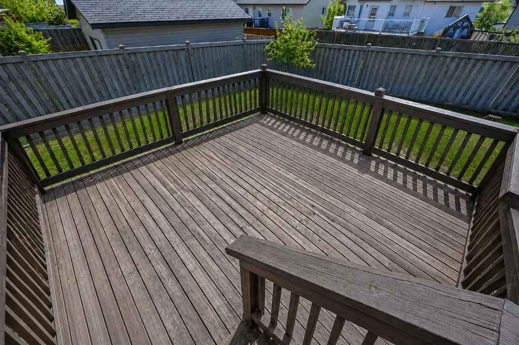 8933 114 Avenue Grande Prairie AB T8X 1T9