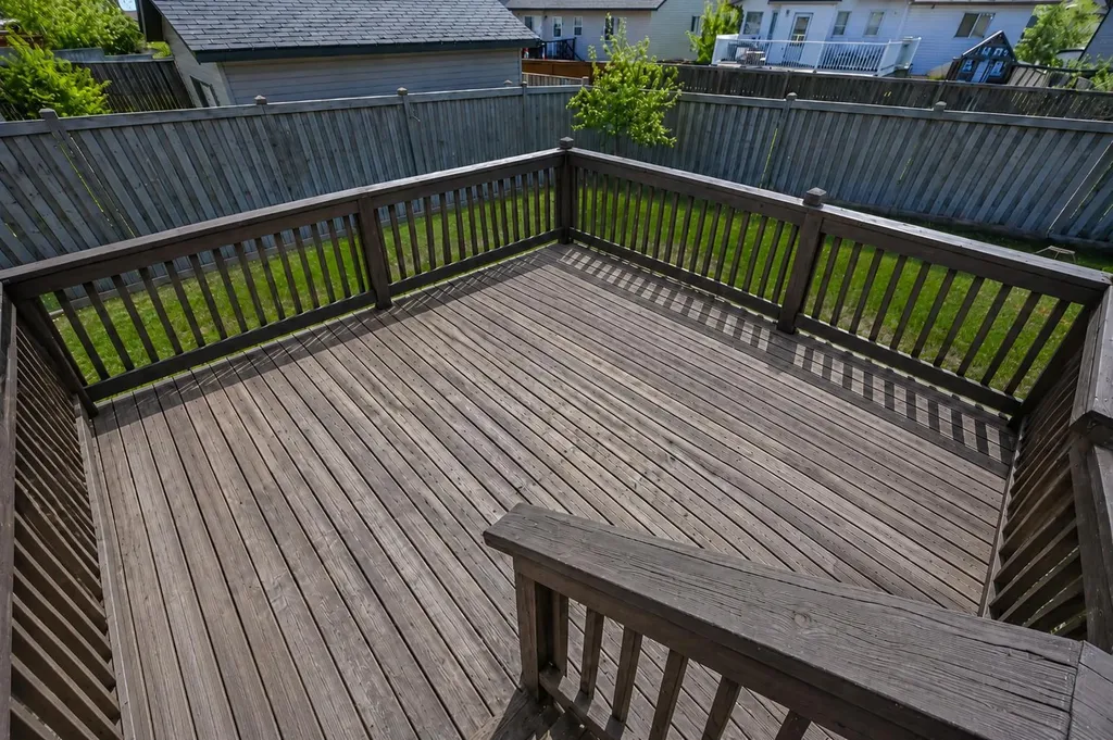 8933 114 Avenue Grande Prairie AB T8X 1T9