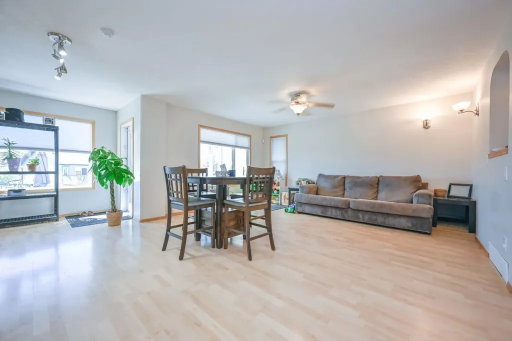 8933 114 Avenue Grande Prairie AB T8X 1T9
