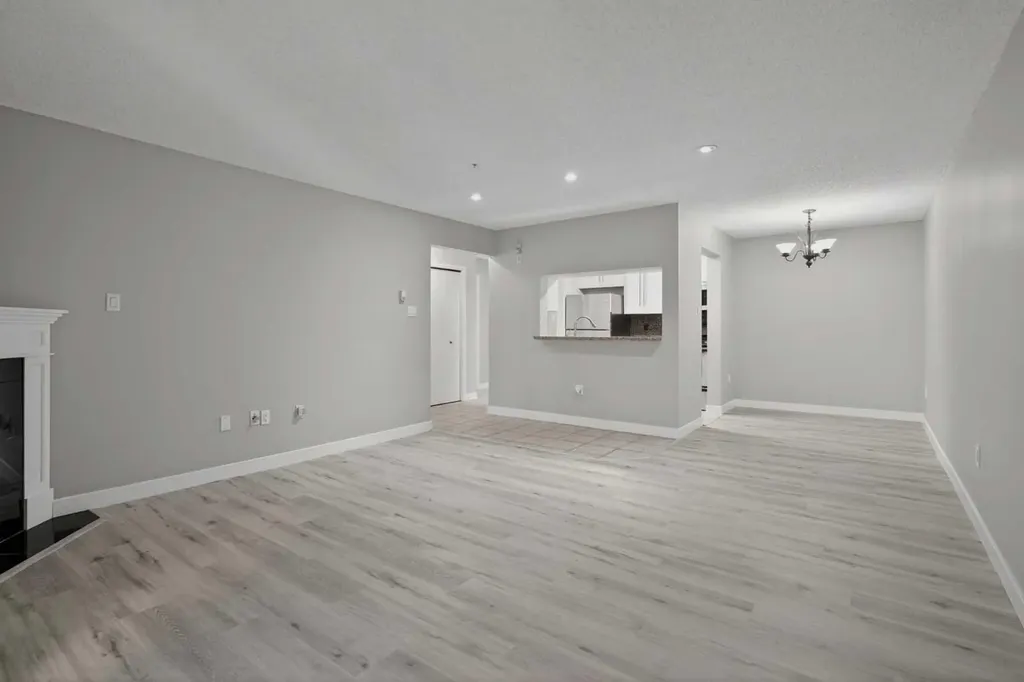 790 Kingsmere Crescent SW Calgary AB T2V 2H8