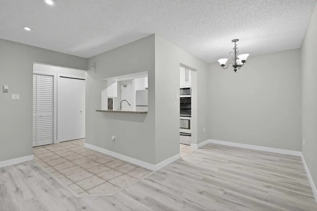 790 Kingsmere Crescent SW Calgary AB T2V 2H8