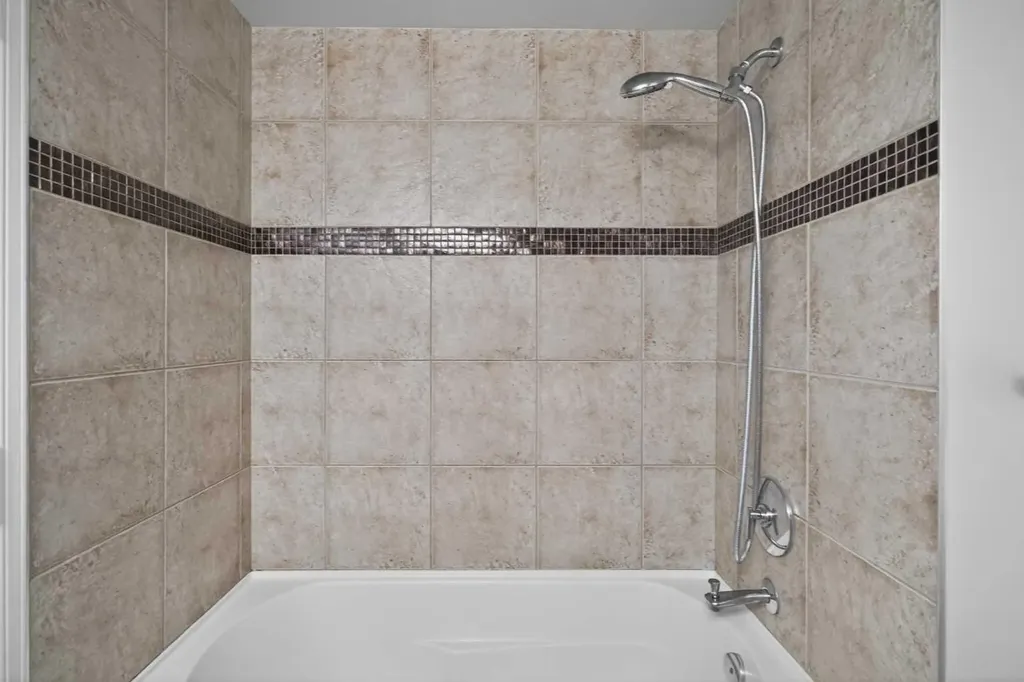 790 Kingsmere Crescent SW Calgary AB T2V 2H8