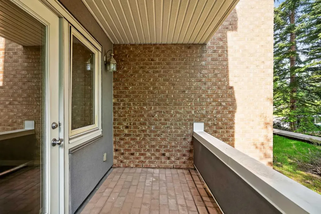790 Kingsmere Crescent SW Calgary AB T2V 2H8
