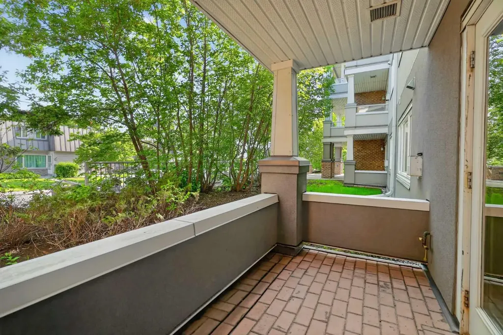 790 Kingsmere Crescent SW Calgary AB T2V 2H8