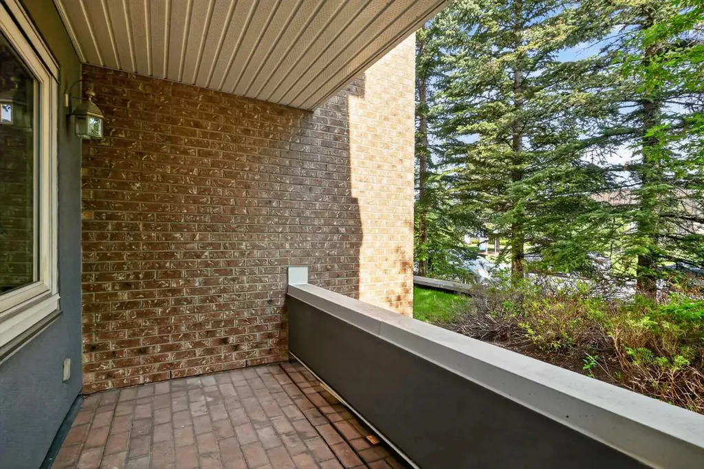 790 Kingsmere Crescent SW Calgary AB T2V 2H8