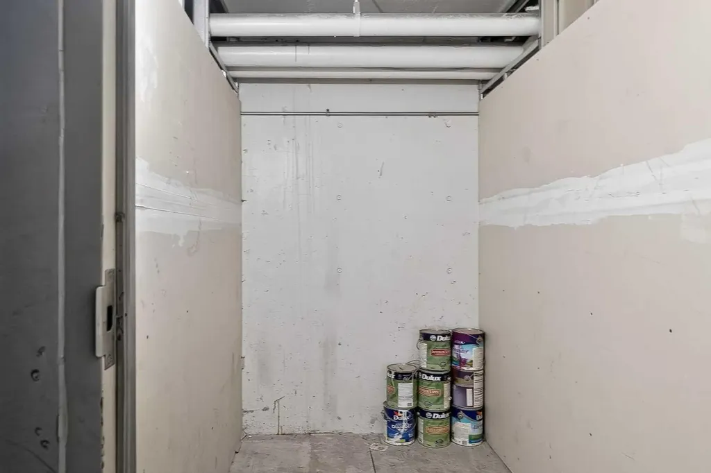 790 Kingsmere Crescent SW Calgary AB T2V 2H8