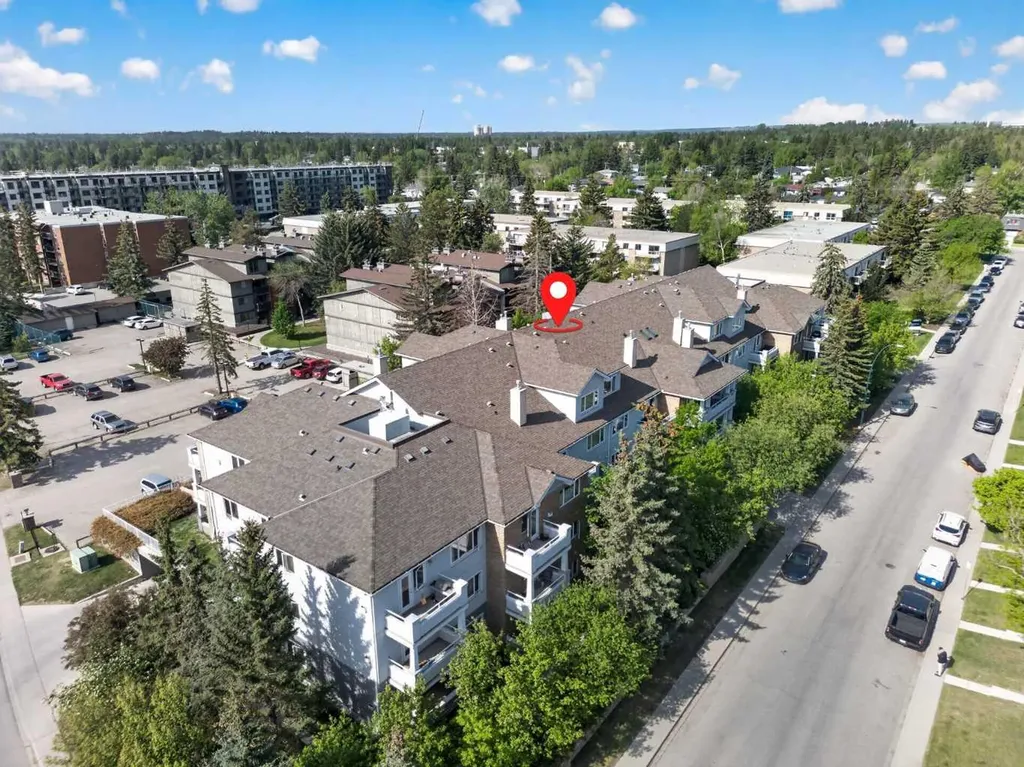 790 Kingsmere Crescent SW Calgary AB T2V 2H8