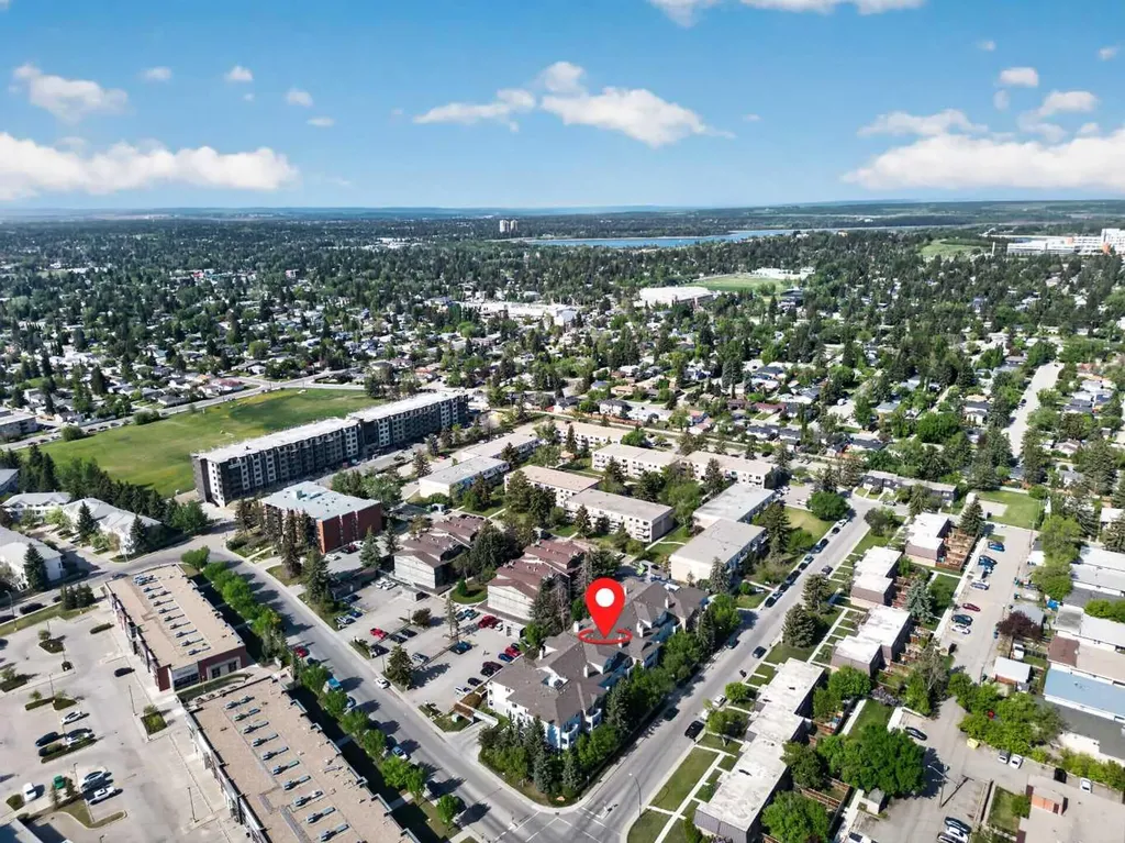790 Kingsmere Crescent SW Calgary AB T2V 2H8
