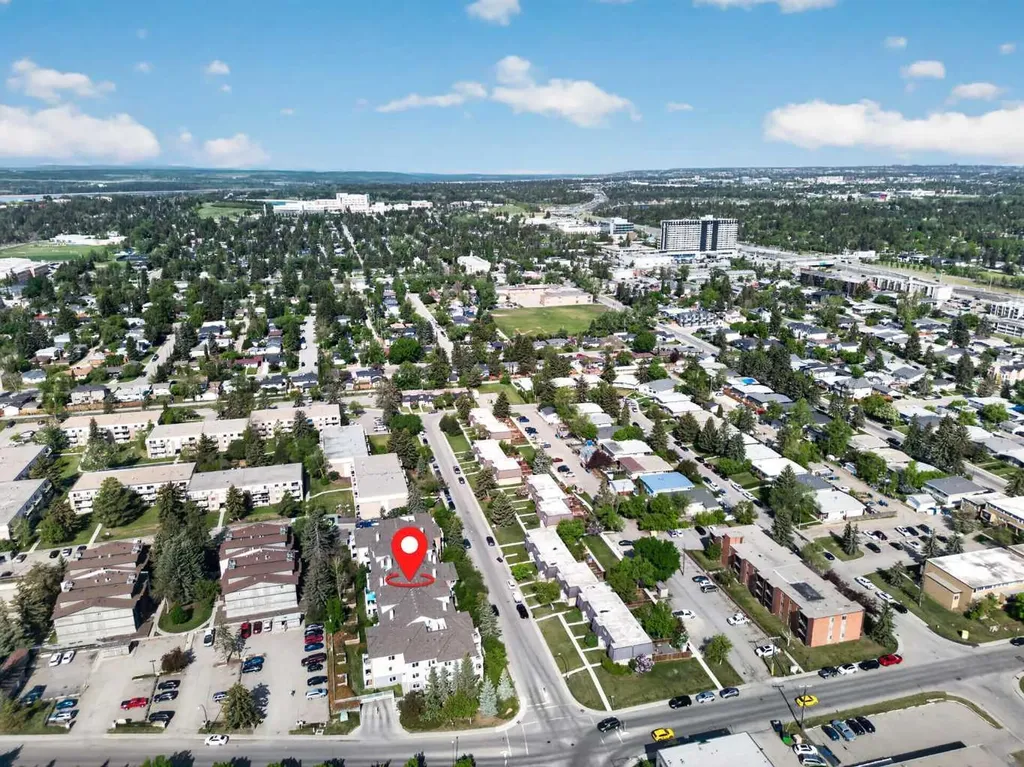 790 Kingsmere Crescent SW Calgary AB T2V 2H8