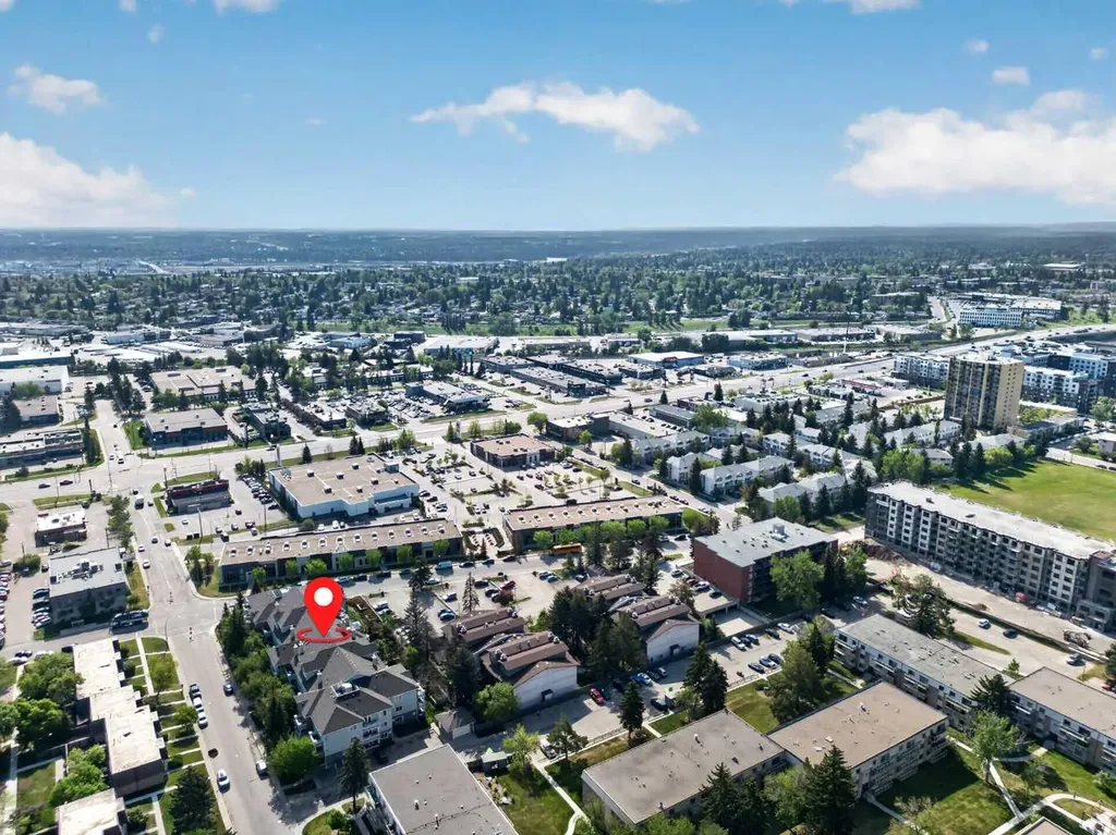 790 Kingsmere Crescent SW Calgary AB T2V 2H8