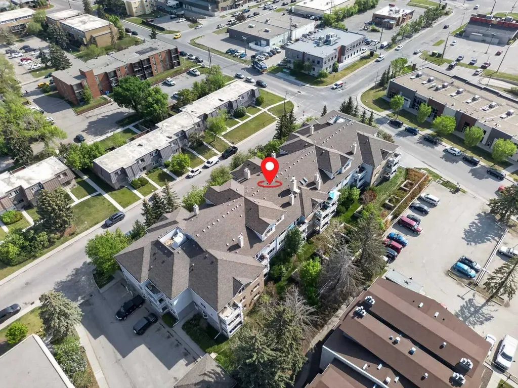790 Kingsmere Crescent SW Calgary AB T2V 2H8
