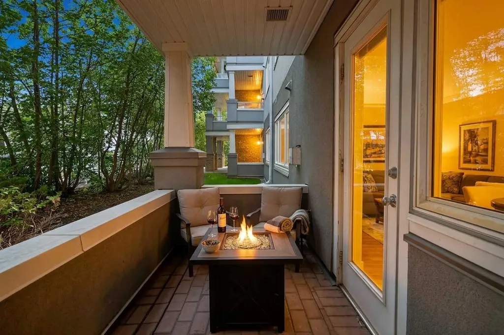 790 Kingsmere Crescent SW Calgary AB T2V 2H8