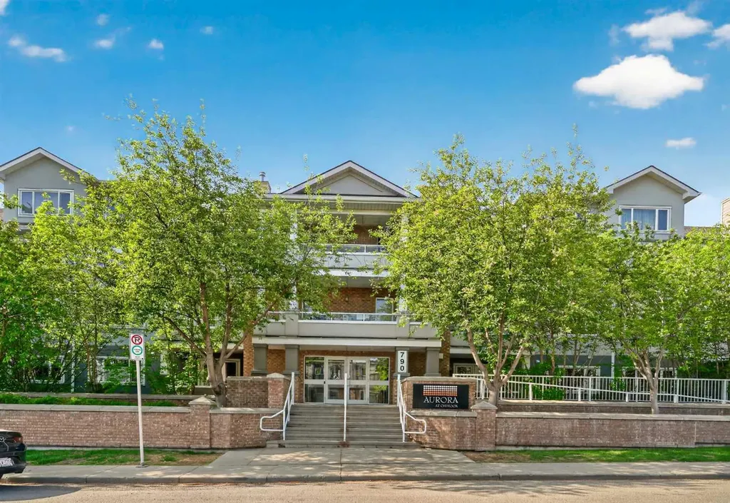 790 Kingsmere Crescent SW Calgary AB T2V 2H8