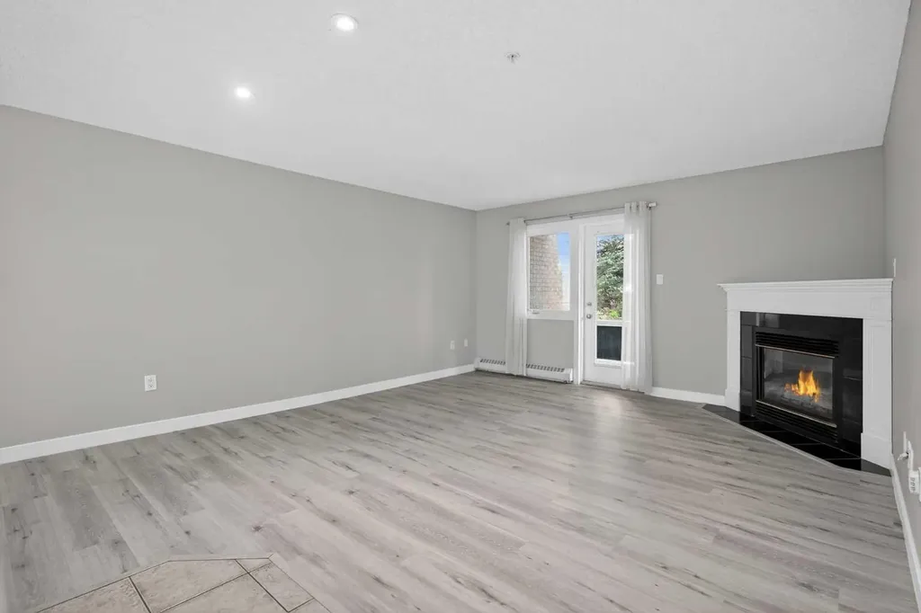 790 Kingsmere Crescent SW Calgary AB T2V 2H8