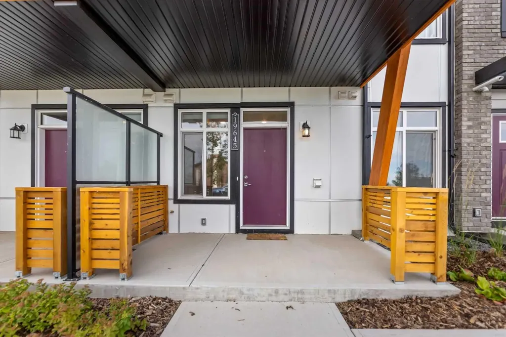 19645 48 Street SE Calgary AB T3M 3T9