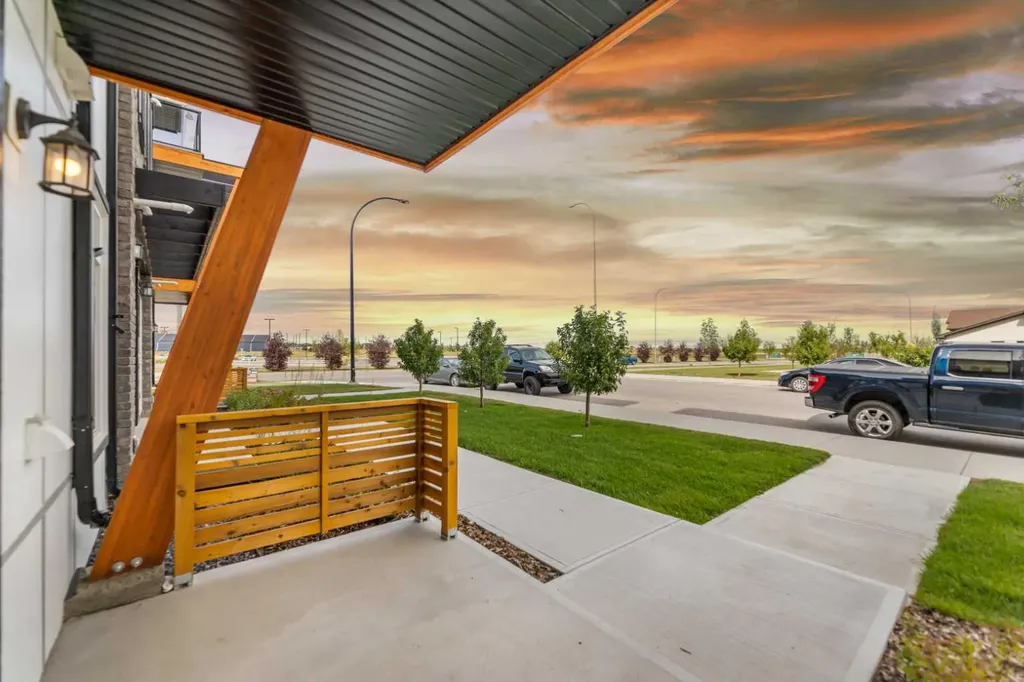 19645 48 Street SE Calgary AB T3M 3T9